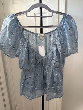 Derek Heart Light Blue Floral Peasant Blouse